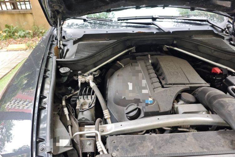 Used BMW X6 2011 xDrive35i Engine Bay Right
