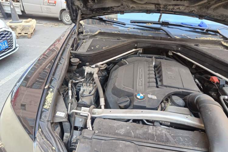 Used BMW X6 2011 xDrive35i Engine Bay Right