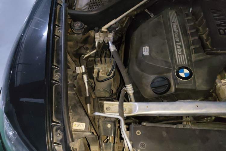 Used BMW X6 2011 xDrive35i Engine Bay Right