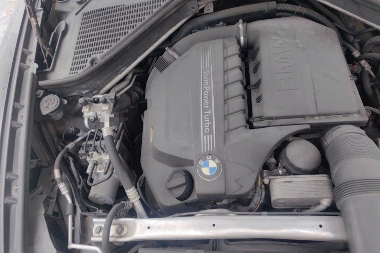Used BMW X6 2011 xDrive35i Engine Bay Right