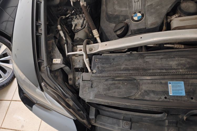 Used BMW X6 2011 xDrive35i Engine Bay Right