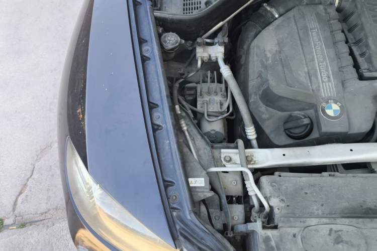 Used BMW X6 2011 xDrive35i Engine Bay Right