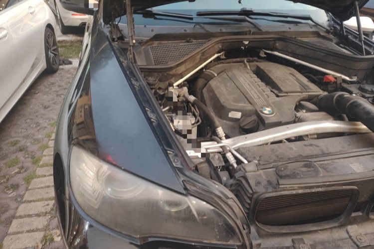 Used BMW X6 2011 xDrive35i Engine Bay Right