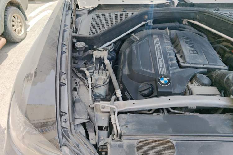 Used BMW X6 2011 xDrive35i Engine Bay Right