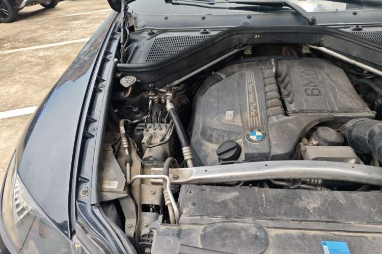 Used BMW X6 2011 xDrive35i Engine Bay Right