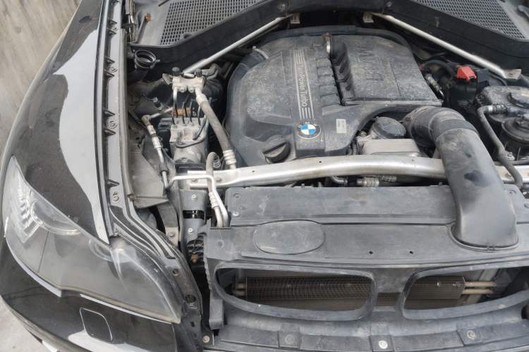 Used BMW X6 2011 xDrive35i Engine Bay Right