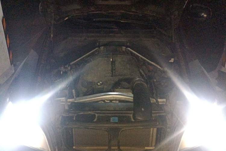 Used BMW X6 2011 xDrive35i Engine Bay