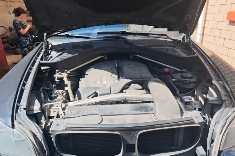 Used BMW X6 2011 xDrive35i Engine Bay