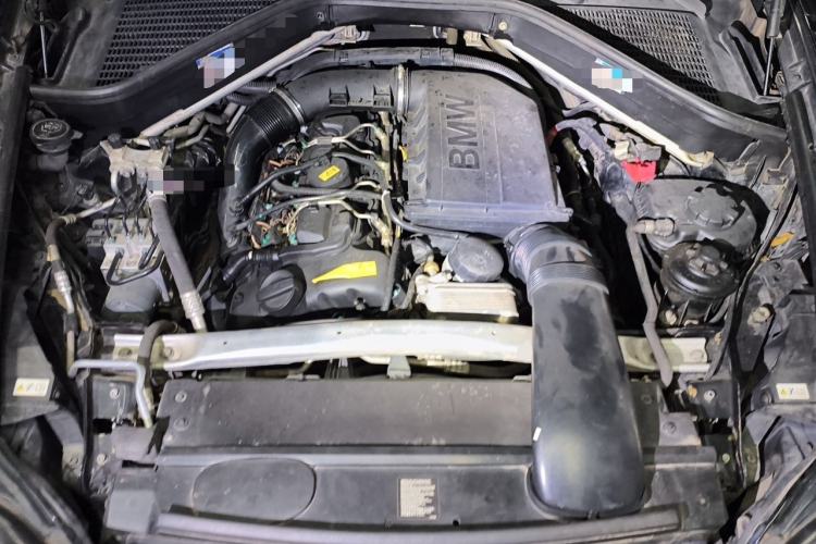 Used BMW X6 2011 xDrive35i Engine Bay
