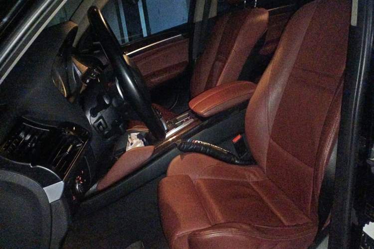 Used BMW X6 2011 xDrive35i Left Front Seat