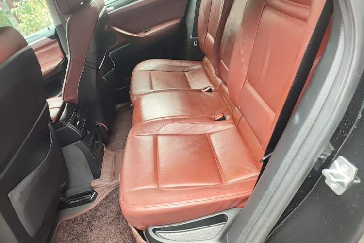 Used BMW X6 2011 xDrive35i Middle East version Left Rear Seat