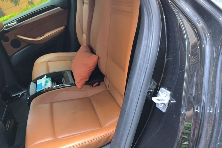 Used BMW X6 2011 xDrive35i Left Rear Seat