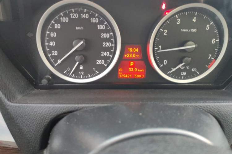 Used BMW X6 2011 xDrive35i Odometer Close Up