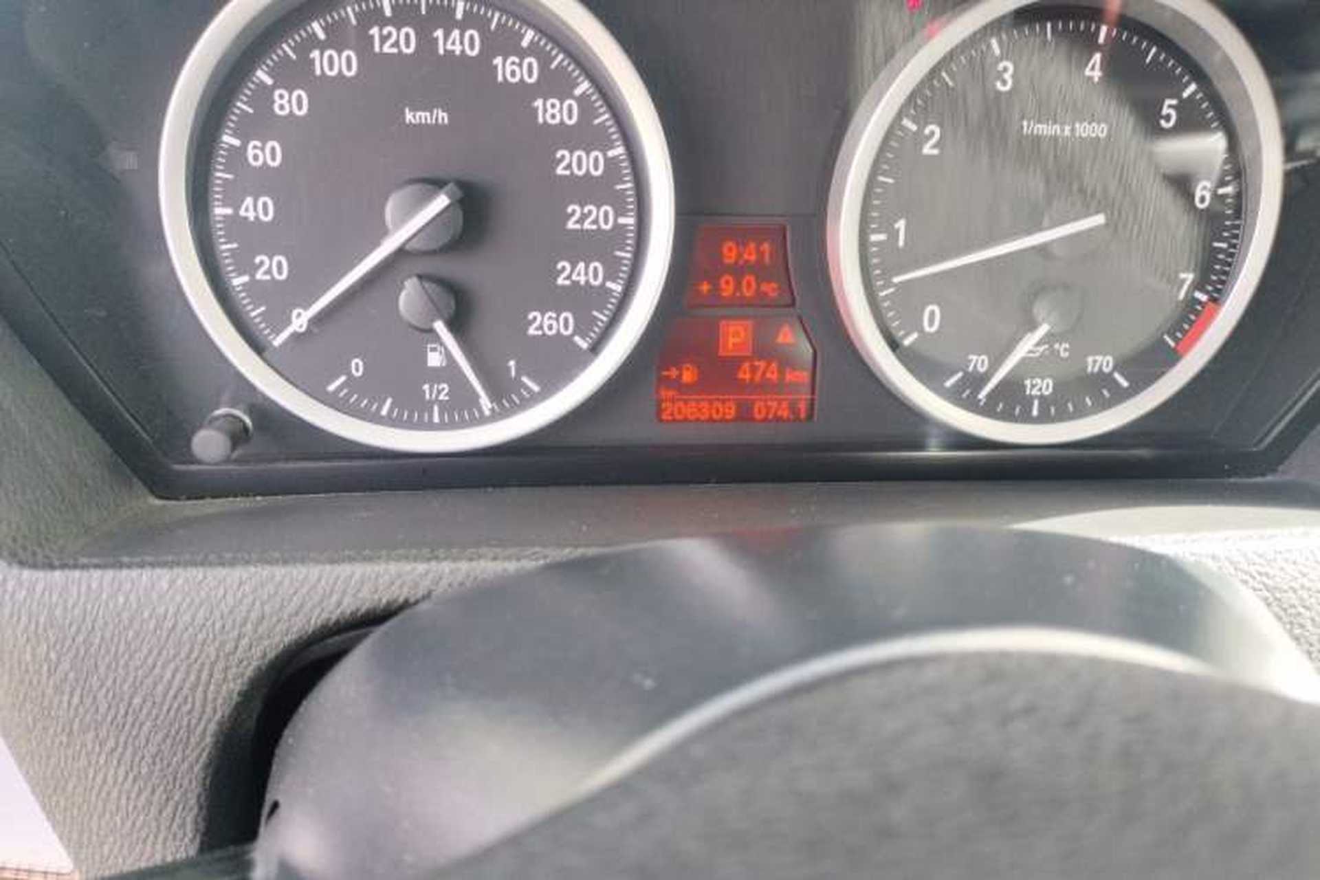 Used BMW X6 2011 xDrive35i Odometer Close Up