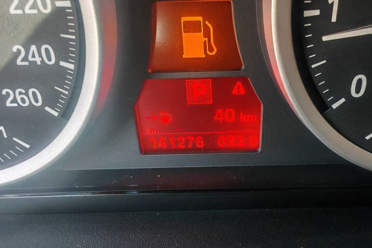 Used BMW X6 2011 xDrive35i Odometer Close Up
