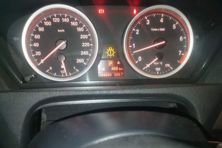 Used BMW X6 2011 xDrive35i Odometer Close Up