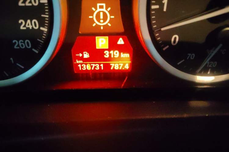 Used BMW X6 2011 xDrive35i Odometer Close Up