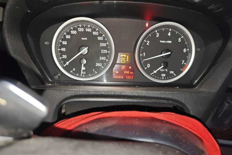 Used BMW X6 2011 xDrive35i Odometer Close Up