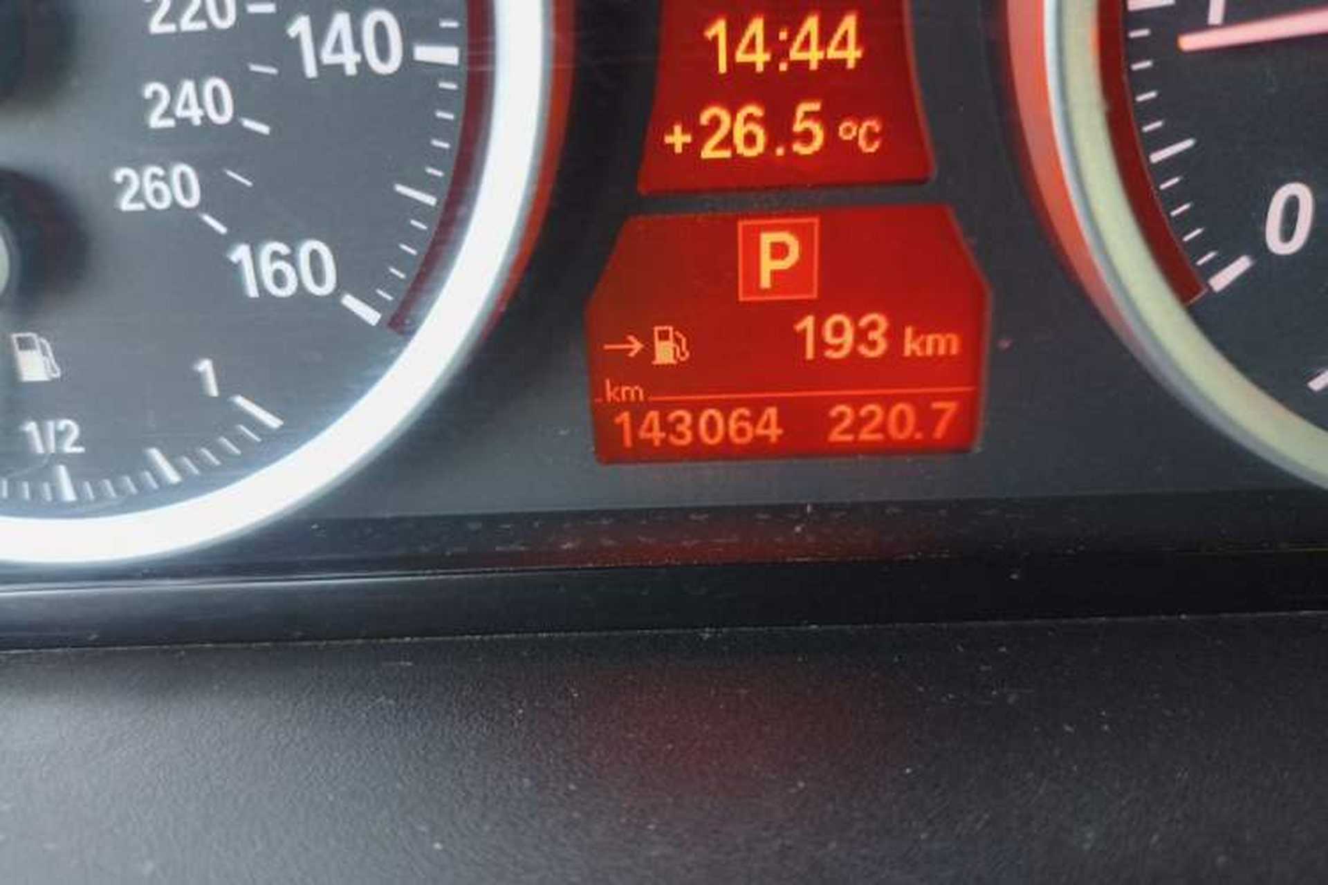 Used BMW X6 2011 xDrive35i Odometer Close Up
