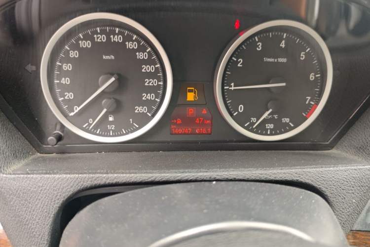 Used BMW X6 2011 xDrive35i Odometer Close Up