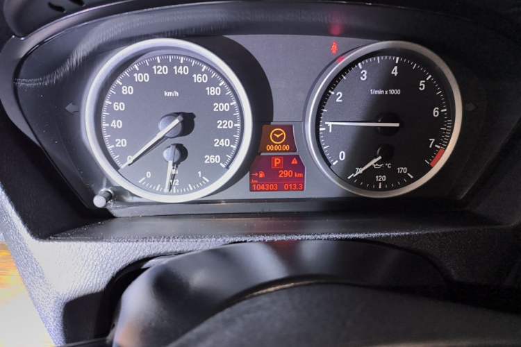 Used BMW X6 2011 xDrive35i Odometer Close Up