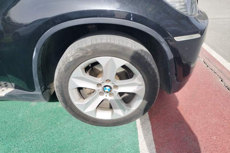 Used BMW X6 2011 xDrive35i Right Front Wheel Hub