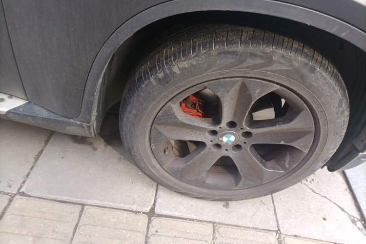 Used BMW X6 2011 xDrive35i Right Front Wheel Hub
