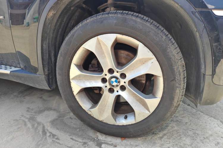 Used BMW X6 2011 xDrive35i Right Front Wheel Hub