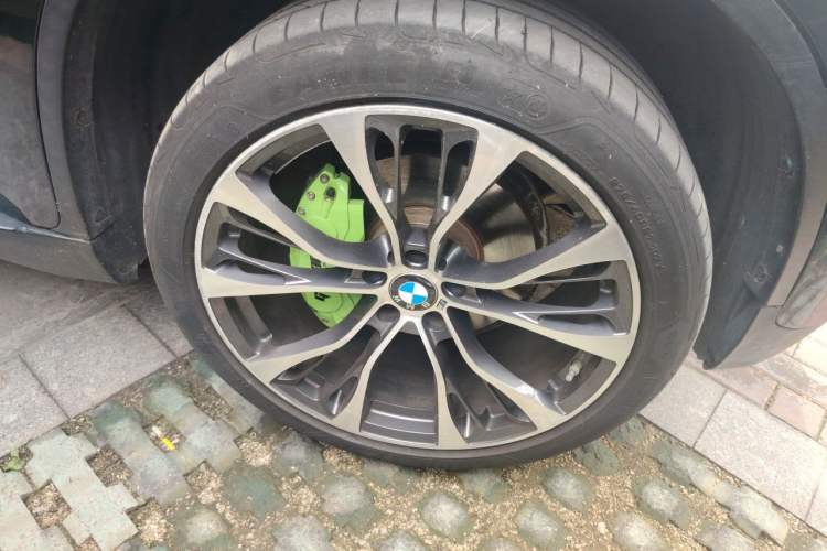 Used BMW X6 2011 xDrive35i Right Front Wheel Hub