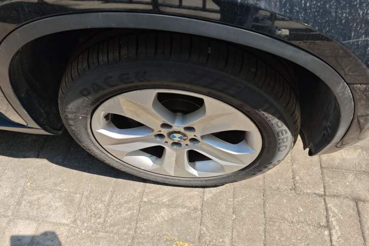 Used BMW X6 2011 xDrive35i Right Front Wheel Hub