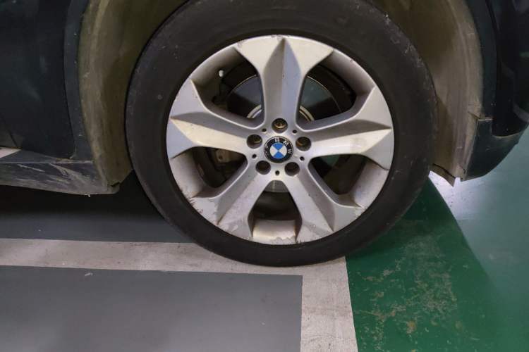Used BMW X6 2011 xDrive35i Right Front Wheel Hub