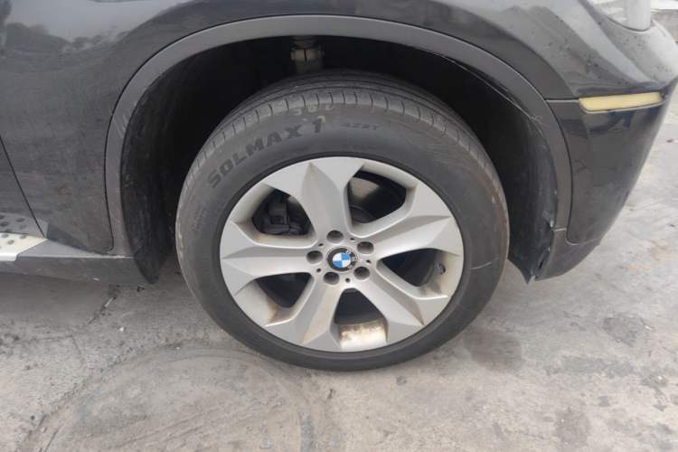 Used BMW X6 2011 xDrive35i Right Front Wheel Hub