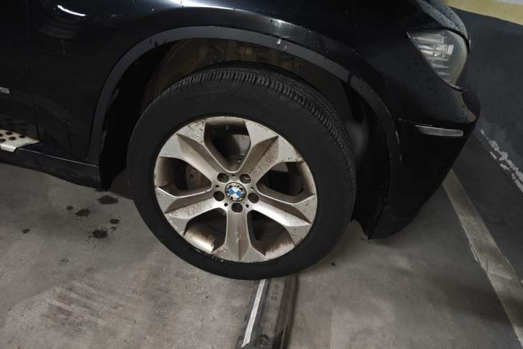Used BMW X6 2011 xDrive35i Right Front Wheel Hub