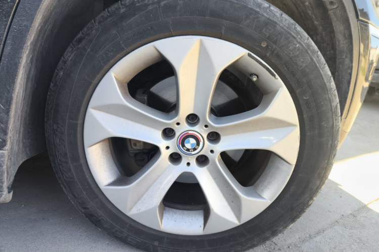 Used BMW X6 2011 xDrive35i Right Front Wheel Hub