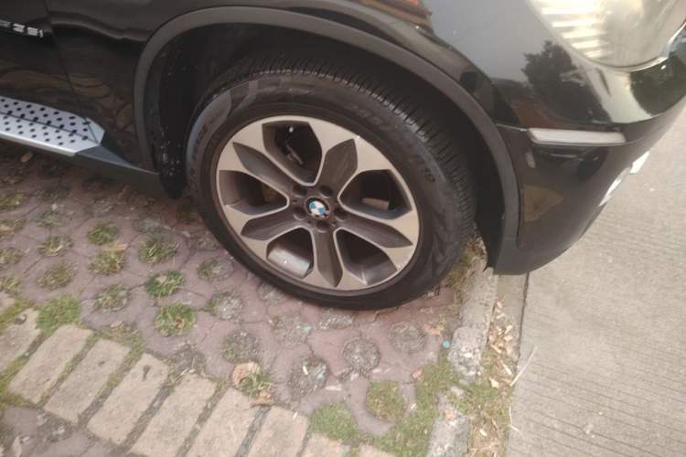 Used BMW X6 2011 xDrive35i Right Front Wheel Hub