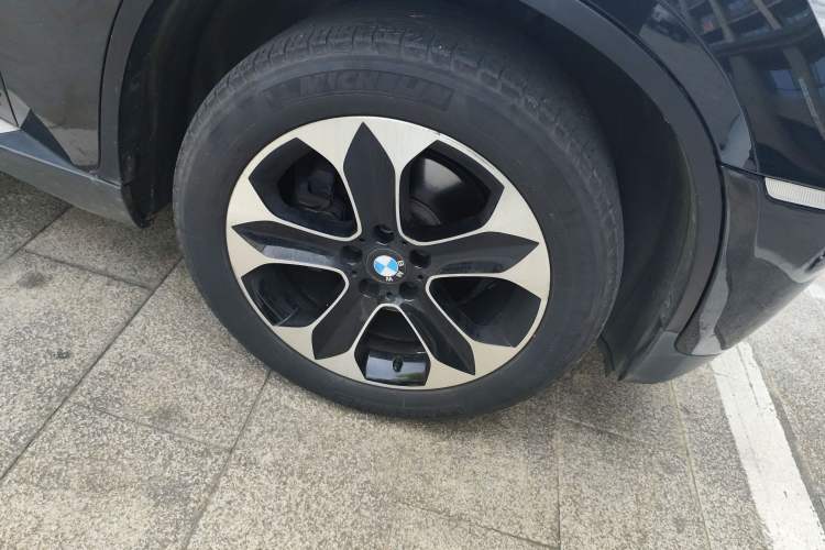 Used BMW X6 2011 xDrive35i Right Front Wheel Hub