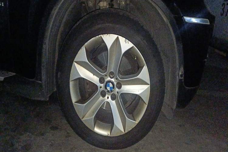Used BMW X6 2011 xDrive35i Right Front Wheel Hub