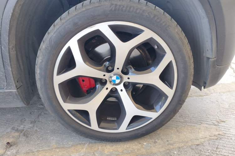 Used BMW X6 2011 xDrive35i Right Front Wheel Hub