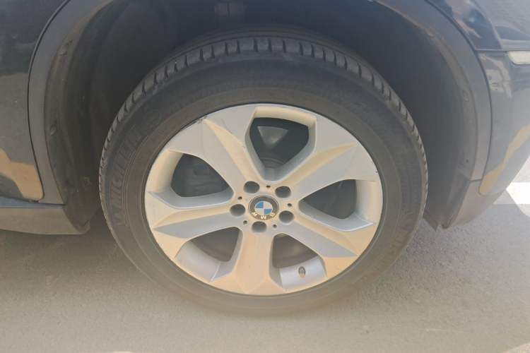 Used BMW X6 2011 xDrive35i Right Front Wheel Hub