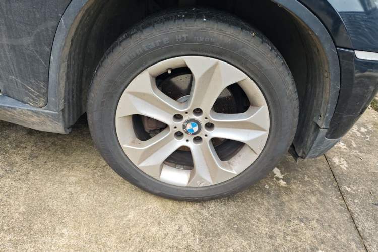 Used BMW X6 2011 xDrive35i Right Front Wheel Hub