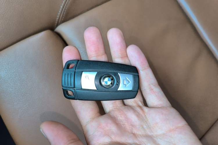 Used BMW X6 2011 xDrive35i Vehicle Key