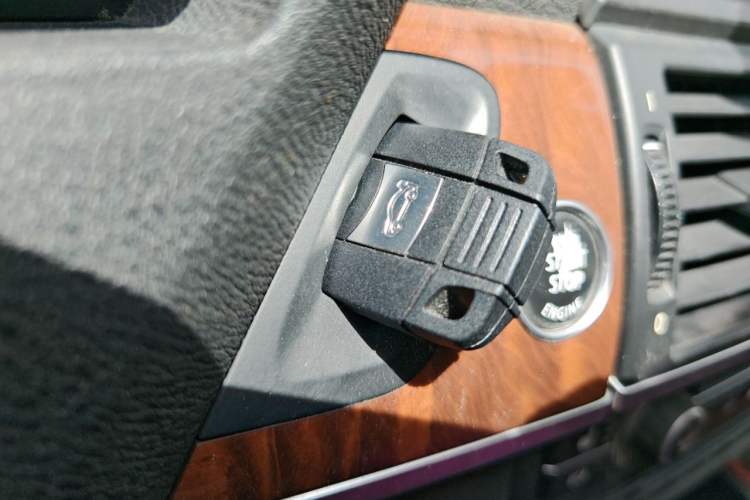 Used BMW X6 2011 xDrive35i Vehicle Key