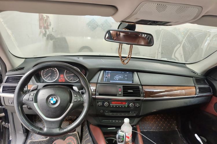 Used BMW X6  Center Console