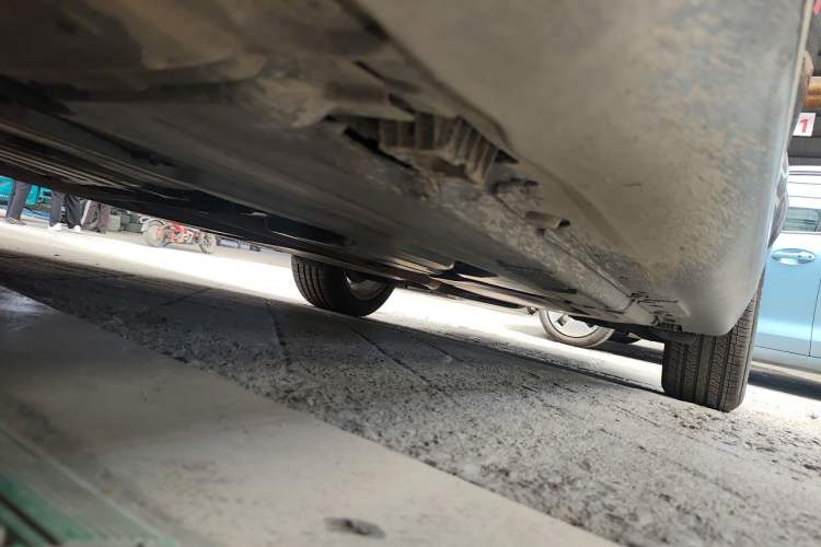 Used BMW X6  Chassis Front Left