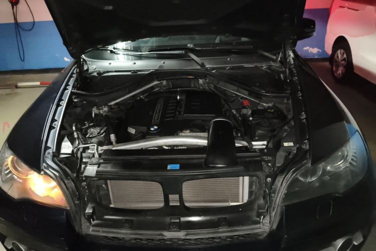 Used BMW X6 2011 xDrive35i Engine Bay