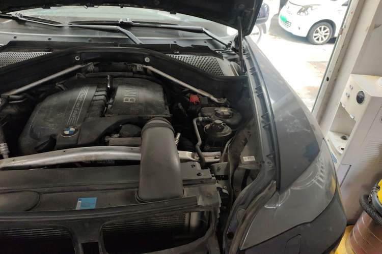 Used BMW X6  Engine Bay Left