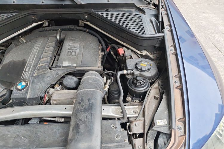 Used BMW X6 2011 xDrive35i Engine Bay Left