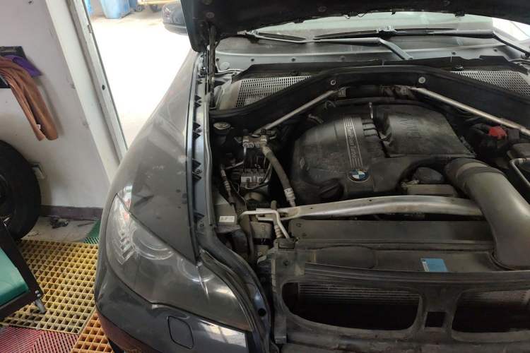 Used BMW X6  Engine Bay Right