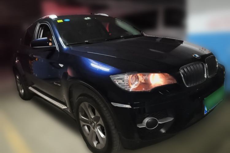 Used BMW X6 2011 xDrive35i Front Right 45 Deg