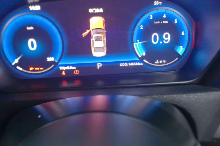 Used BMW X6 2011 xDrive35i Odometer Close Up